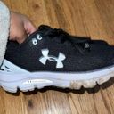 Under Armour Sneakers Photo 0