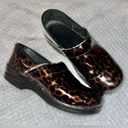 Dansko  Leopard Clog Shoes sz 39 Photo 9