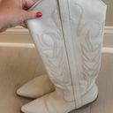 Matisse Footwear Matisse White Boots Photo 2