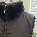 Gallery Grooved Black Tiered Faux Fur Reversible Pocket Zip Up Vest Size Medium Photo 6