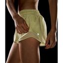 Lululemon  Hotty Hot Low-Rise Short 2.5" Gravel Dust Dew Green Multi / Dew Green Photo 2