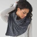 Lululemon  Vinyasa Scarf
Coco Pique Black White Photo 0