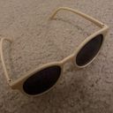 American Eagle Urban outfitters women sunglasses Photo 0