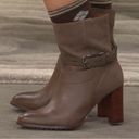 Clarks NWOB  Kacia Garnet Booties - Taupe Photo 7