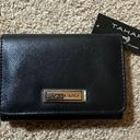 Tahari Wallet Photo 0