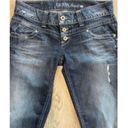 Guess NWOT distressed  capri jeans with zipper bottom. Sz 28 Photo 1