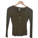 Venus  Ribbed Long Sleeve Top Scoop Neck Buttons Henley T-Shirt Olive Size XS Photo 0