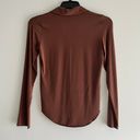 Wilfred Aritzia  Pose Long sleeve Photo 1