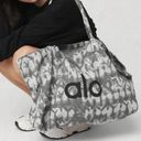 Alo Yoga Alo Iconic Shopper Tote Photo 0