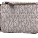 Michael Kors  Signature Jet Set Wallet Photo 1