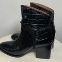 Donald Pliner  Gemini Leather Short Boot Photo 1