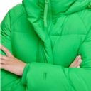 Levi's NWT  Hooded Puffer Jacket In Bright Green Photo 5