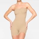 SKIMS NEW  Seamless Sculpt Strapless Shortie Bodysuit Size XS NWOT Photo 2