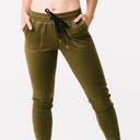 Zyia Unwind Jogger Pant in Olive Green Women's Size Medium Photo 0