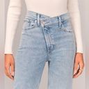 Abercrombie & Fitch  Ultra High Rise 90s Straight Jean Size 28/ 6R W600 NWOT Photo 6