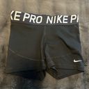 Nike  pro Photo 0