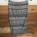 Iris  Tribal Print Black White Bodycon Pencil Skirt Photo 4