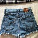 Levi’s Ribcage Shorts Photo 2