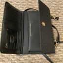 Tommy Hilfiger Women's  Black Color Crossbody Wallet Purse Preowned Photo 3