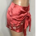 Willow & Clay New.  coral embroidered shorts with tie. Photo 3