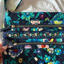 Vera Bradley Purse Photo 3