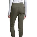 The North Face Paramount Hybrid High-Rise Leggings Photo 1