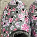 Crocs Size 9 Grey and Pink Floral Fleece Lined Clog Shoes Photo 3