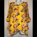 Brooks Bobbie  Sz M Yellow Floral Hanky Hem Top with Necklace NEW NWT Photo 2