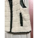 Tuckernuck  leather and shearling beckham reversible vest green size Large Photo 2