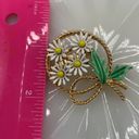 Daisy Vintage  Bouquet Brooch Pin Photo 1