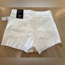 Gap  3 1/2 inch high rise button up white shorts size 8 Photo 1