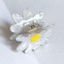 Daisy  Flower Resin Claw Clip | Eco-Friendly Photo 2