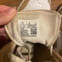 Air Jordans 1 mid “tan gum” Photo 5