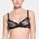 SKIMS Lace Bra 32C NWT Photo 0