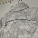 Lululemon  tan Clouds hooded windbreaker full zip pack it up jacket size US 4 Photo 5