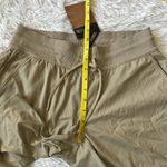 The North Face  APHRODITE MOTION BERMUDA SHORTS WOMEN'S TWILL BEIGE SMALL Photo 6