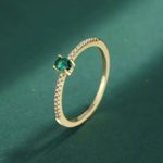 Sterling Silver NIB - Green Stone Gold Tone  Ring. Photo 2
