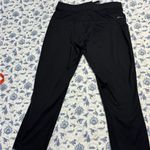 Nike 3/4 length crop Black running leggings Size Medium Photo 3