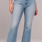 Abercrombie & Fitch The Kick Flare Ultra High Rise Jeans Light Wash Size 28 Photo 0
