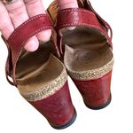 EUC Taos Leather Tradition Wedge Sandals Red Size 7 Photo 4