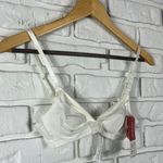 NWT Triumph bra size 32B Photo 1