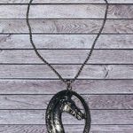 Very cute horse head necklace on 18” chain new Silver Photo 0