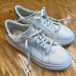 UGG  Athletic Shoes Women's 7 White Leather Lace Up Round Toe Low Top Sneaker S20 Photo 0