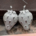 Strawberry Clip Photo 0