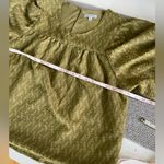 Ophelia Roe  Olive Green Textured Flowy Blouse Top Size Medium NWT Photo 7
