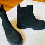 Toms β
NWT Alpargata Combat Womens Chunky Sole Chelsea Boots - Black β
Photo 2