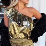 TCEC  Gold Shimmer One Shoulder Ruffle Top Size L‎ Going Out Party Holiday Photo 0
