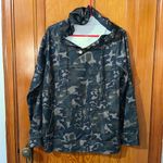 Camouflage sweatshirt size large. Green Photo 0