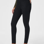 SPANXshape™ EveryWear
Ankle Skinny Jeans size S/P Photo 0