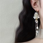 Bridal Pearl Flower Drop Earrings Gold Dangle with‎ Iridescent Petal Tassels new White Photo 1